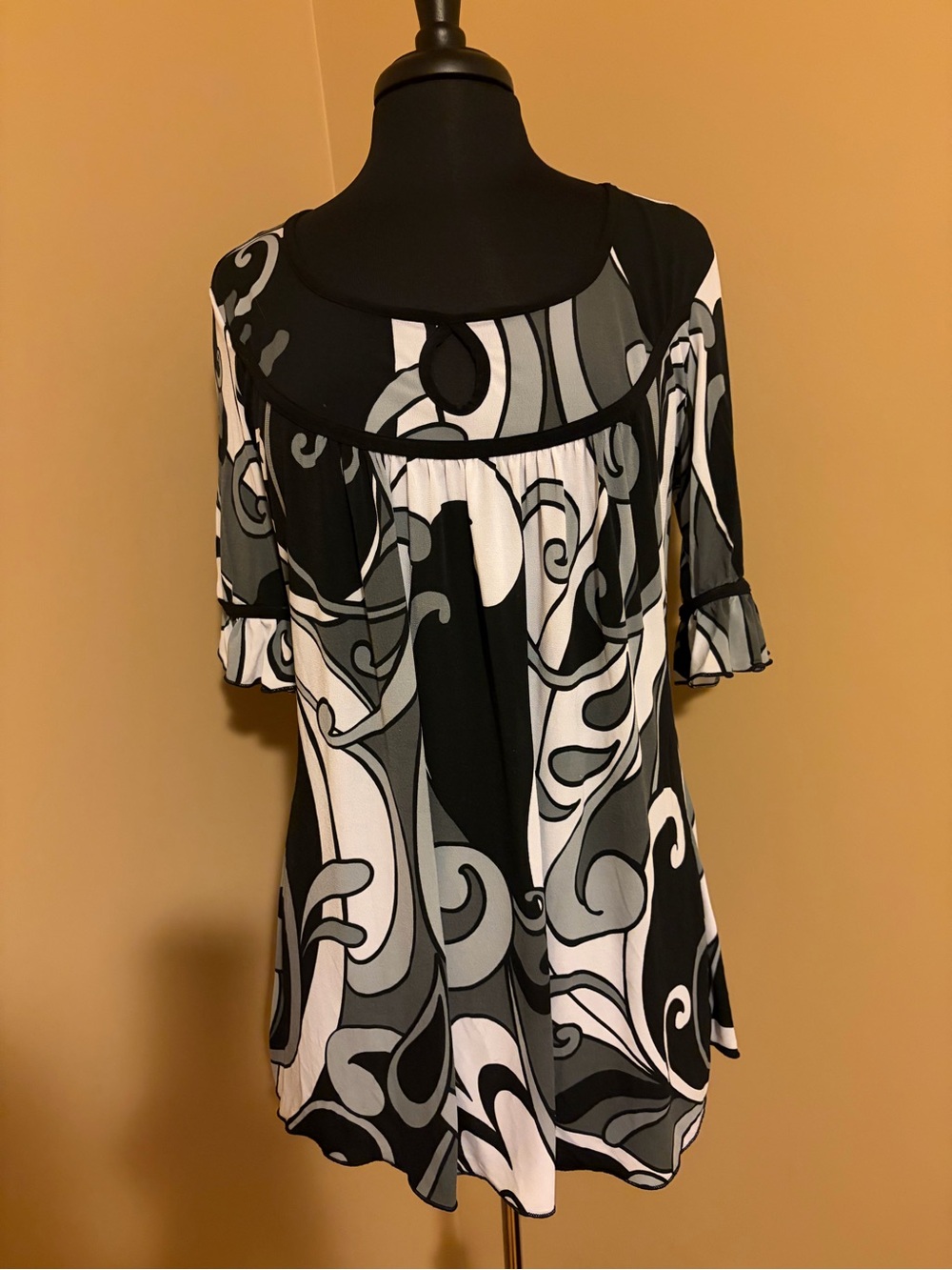 Black, White & Gray Swirl Keyhole Tunic Top